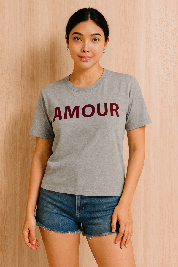 HQ Amour Slogan Tee